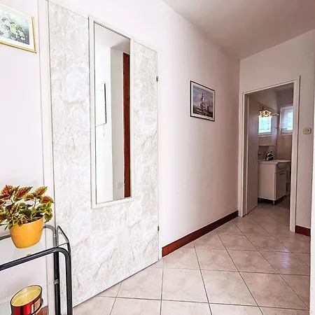 Apartman Dragica By Interhome *